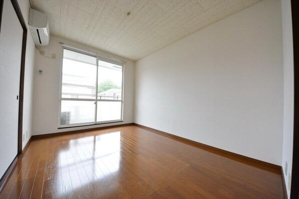 リバーサイドヴィレッジの物件内観写真